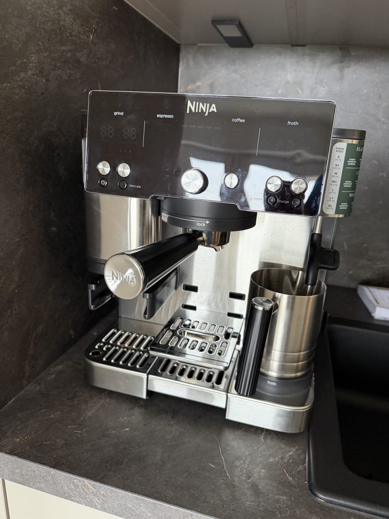 Ninja Luxe Café Essential Kaffeemaschine - ES501EU im Test